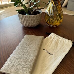 Cuyana Pebbled Leather Travel Wallet in Beige